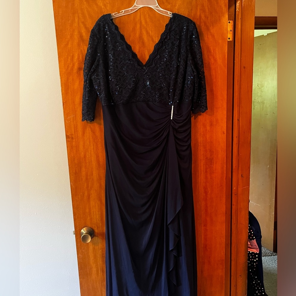 Betsy & Adam Navy Lace Sequin V-Neck Evening Dress - Picture 2 of 5